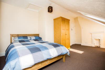 Large Room, All Bills inc,No Deposit,Wifi Main Photo