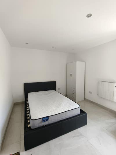Spacious Ensuite Double Room  Main Photo