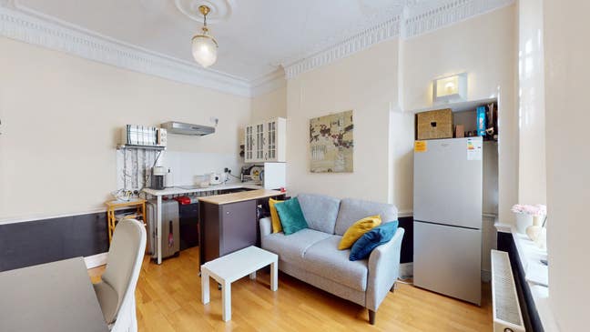 Cosy 1 - bed flat, prime location, Embankment Main Photo