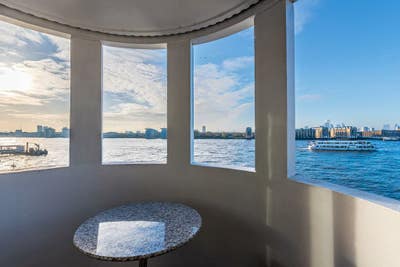 Canary Wharf-2bed Flat Main Photo