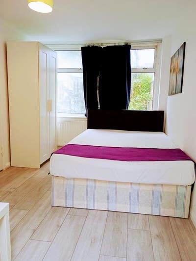 Cozy Double Room available in Ilford  Main Photo