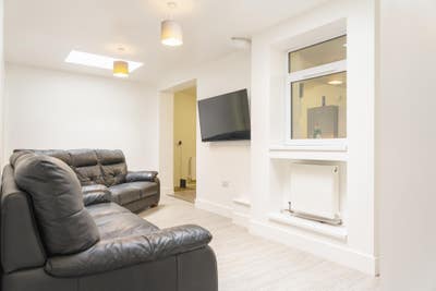 6 Bedroom Student House - Rooms to let Main Photo