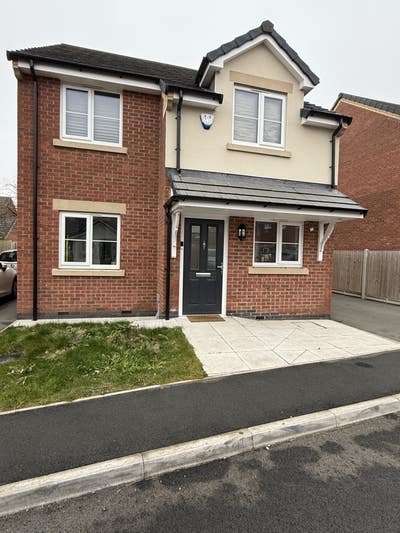 2 Double rooms to let, modern detached house  Main Photo