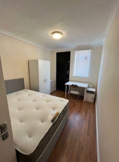1 Bedroom Flat - Ilford - Asap  Main Photo