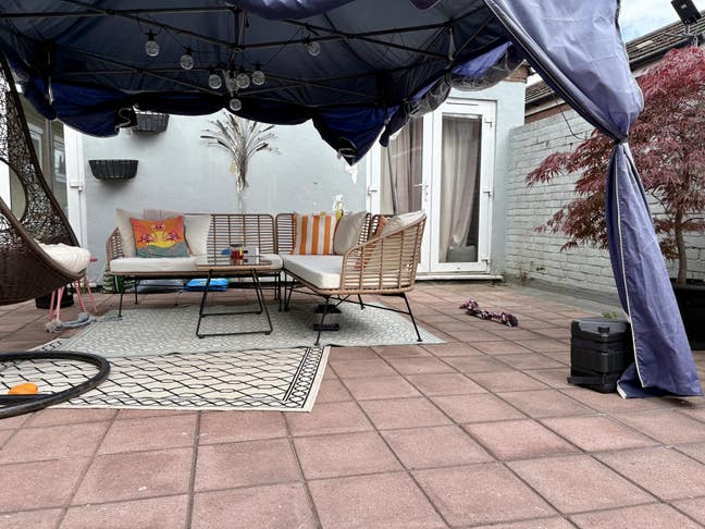 NO WFH!! 2 Sunny, Double Rooms & Roof Terrace Main Photo