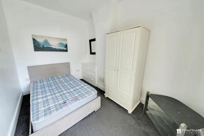 Furnished rooms with bills included Main Photo