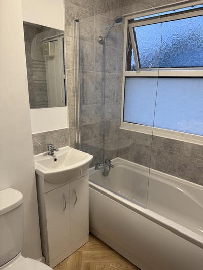 Single room to let  Main Photo