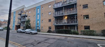 Fantastic 3 Bedroom - 2 Baths & balcony  Main Photo