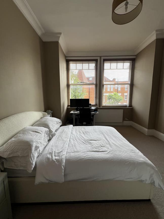 Large furnished double bed - 8 min walk to station Main Photo