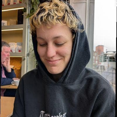 Queer Artist looking for chilled, clean home  Main Photo