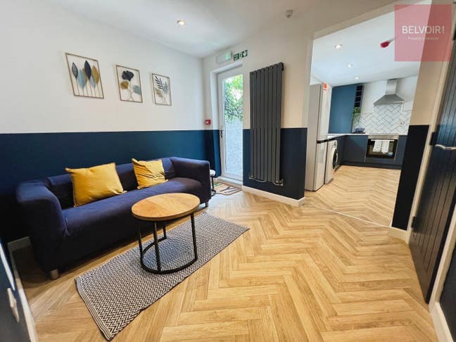 Modern Furnished En-Suite Rooms Available Now  Main Photo