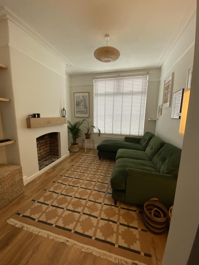 Short-Term Double Room to Rent Main Photo