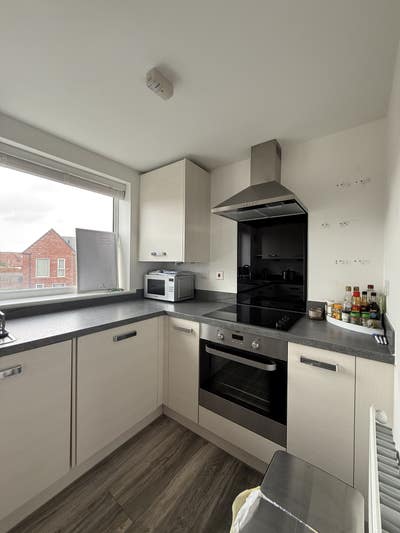Quiet room for rent -2 bed flat  Main Photo