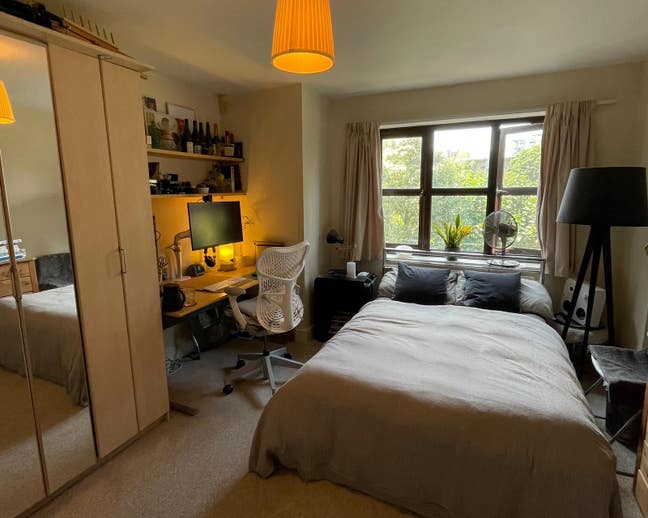 Double room in spacious East London houseshare Main Photo