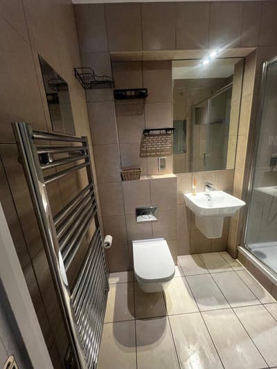 Spacious double room in modern flat in SE10 Main Photo