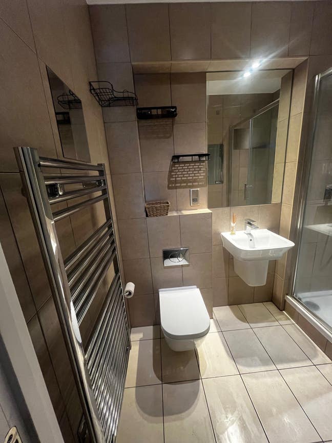 Spacious double room in modern flat in SE10 Main Photo