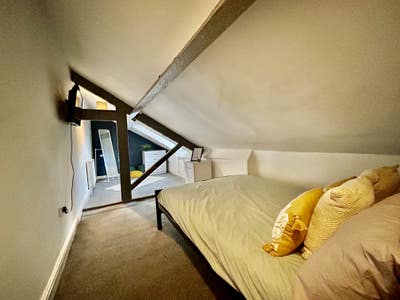 Double Room in the Heart of Huddersfield Main Photo