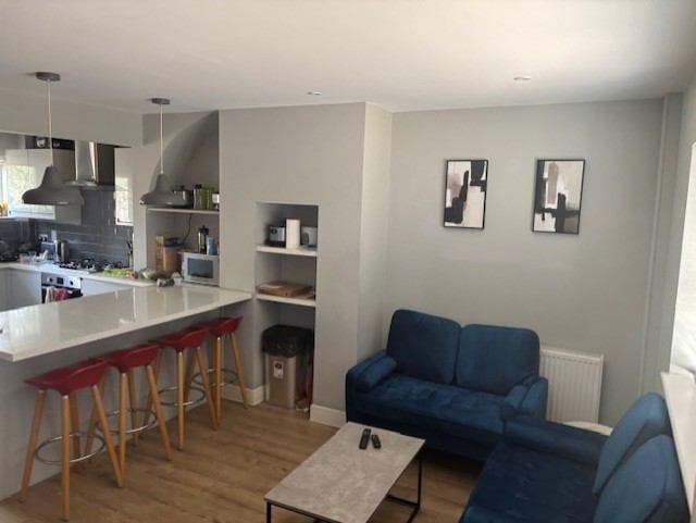 All incl. Double E/S in great Location (GU2 9SL) Main Photo