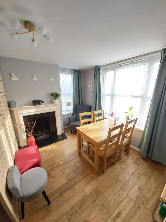 Rooms to let in a clean and peaceful home Main Photo
