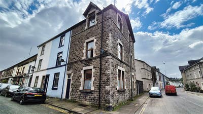 Large Six Bed End Terrace Hmo Main Photo