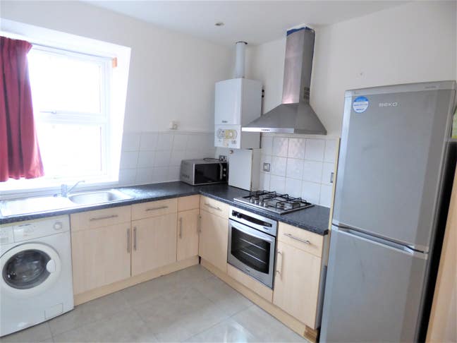 Nice two bed split level flat, Aldgate/Shadwell E1 Main Photo