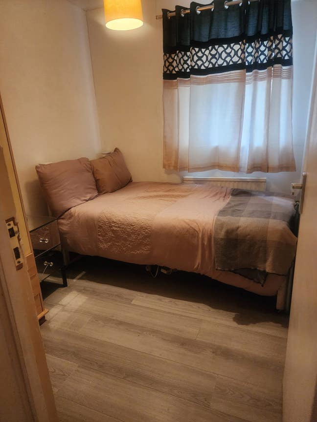 Beautiful Fully Furnished Room  Main Photo