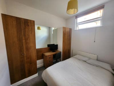 Sociable central flat close to Elephant and Castle Main Photo
