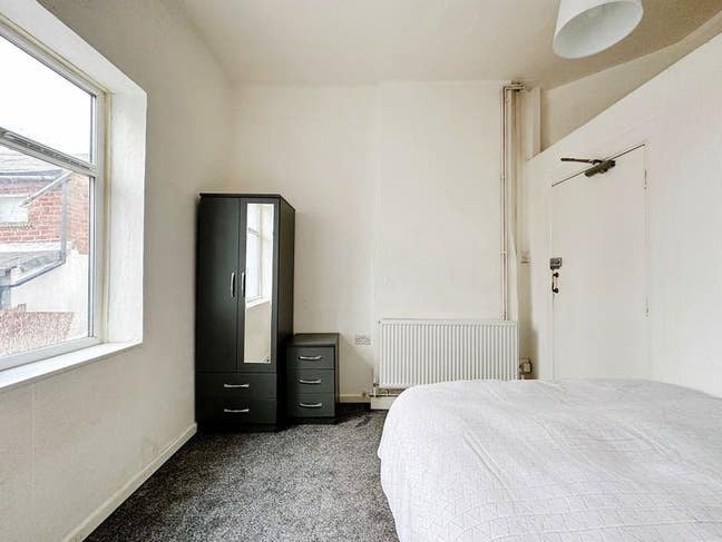 Furnished Room to Rent in Smethwick Main Photo