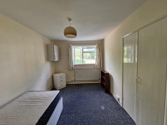 Double room in Sutton Main Photo