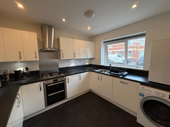 Rooms Rent in House at M11  Main Photo