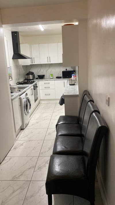 Great studio room available  Main Photo