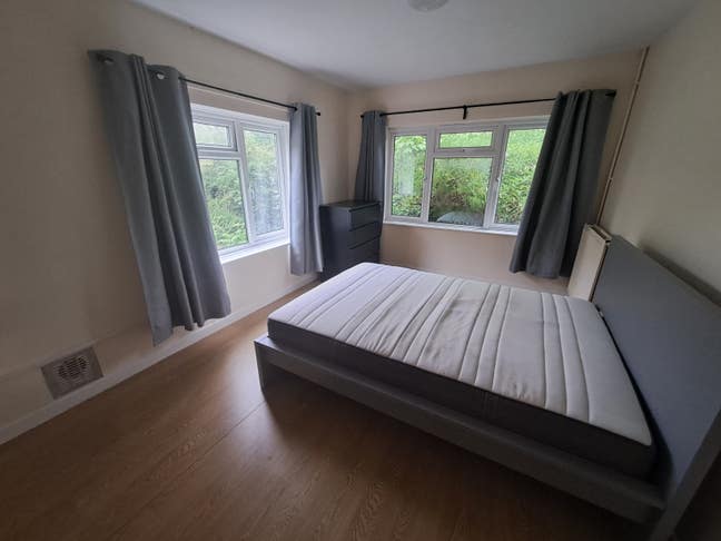 Fantastic Spacious Rooms, Beautiful Location Main Photo