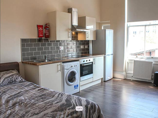 Studio Flat next to Uni Campus inc WIFI (SEP) Main Photo