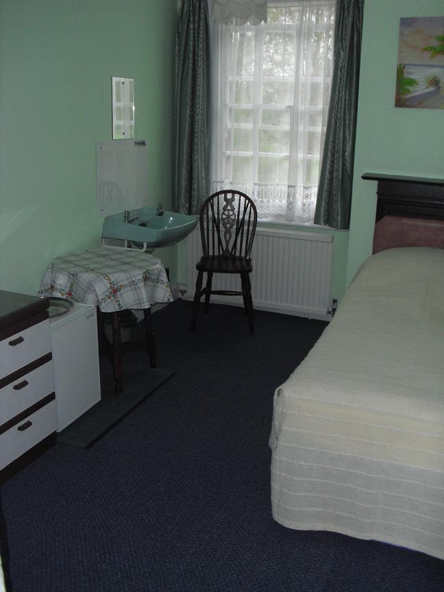 Room 5 minutes from Beckenham centre Main Photo