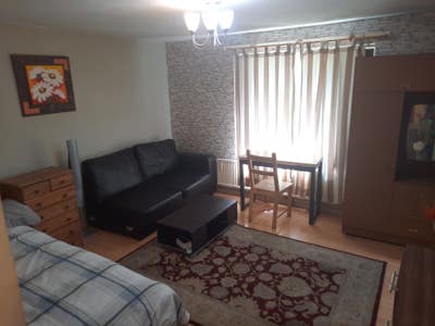 Double bed room Main Photo