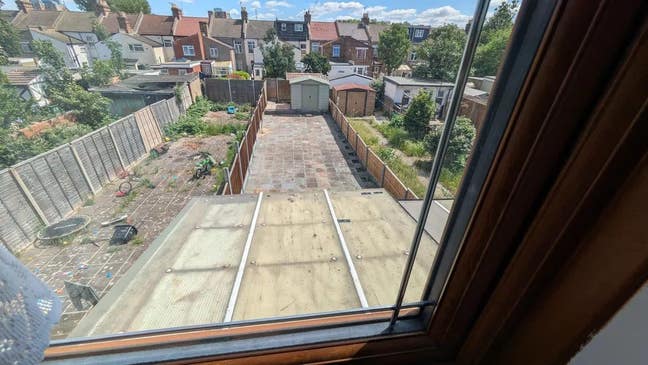 Beautiful house close to amities Main Photo