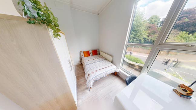2 Rooms to rent on 238 Derby road  Main Photo