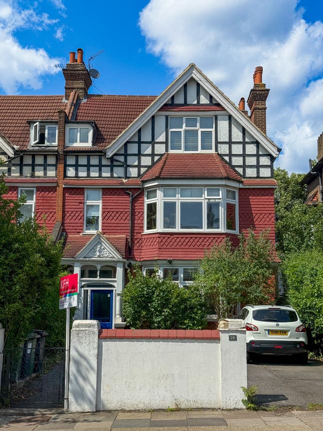 2 Bed flat available from Oct Main Photo