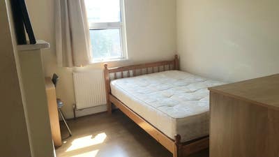 Bright Double Room, Great Location! (Zone 2) Main Photo