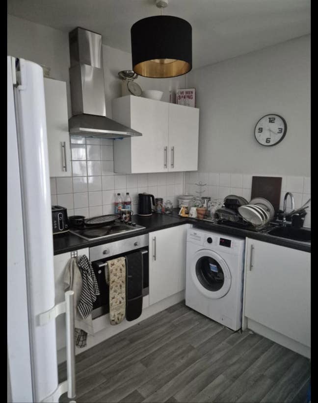 2 Bedrooms available  Main Photo