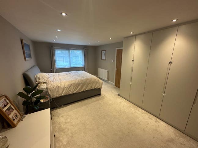 Double bed with own bathroom in Uppermill Main Photo