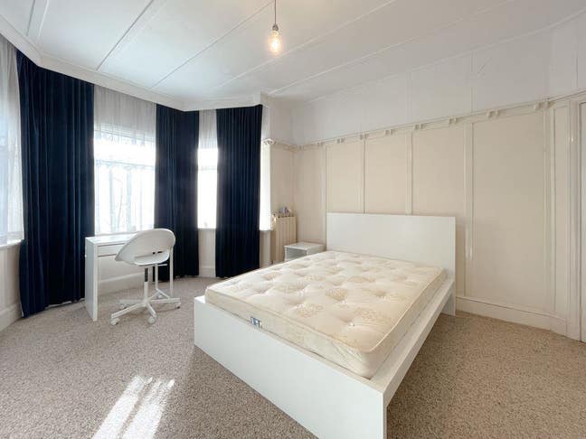 🏡 Light-Filled Spacious Double Room  Main Photo