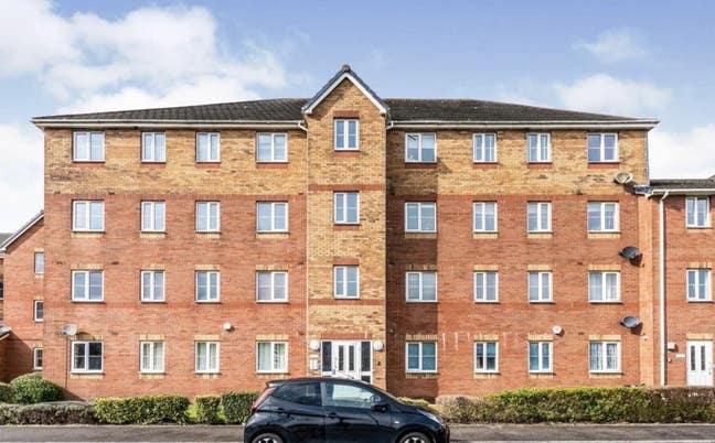 2 Bed flat to rent, Beaufort square Cardiff  Main Photo