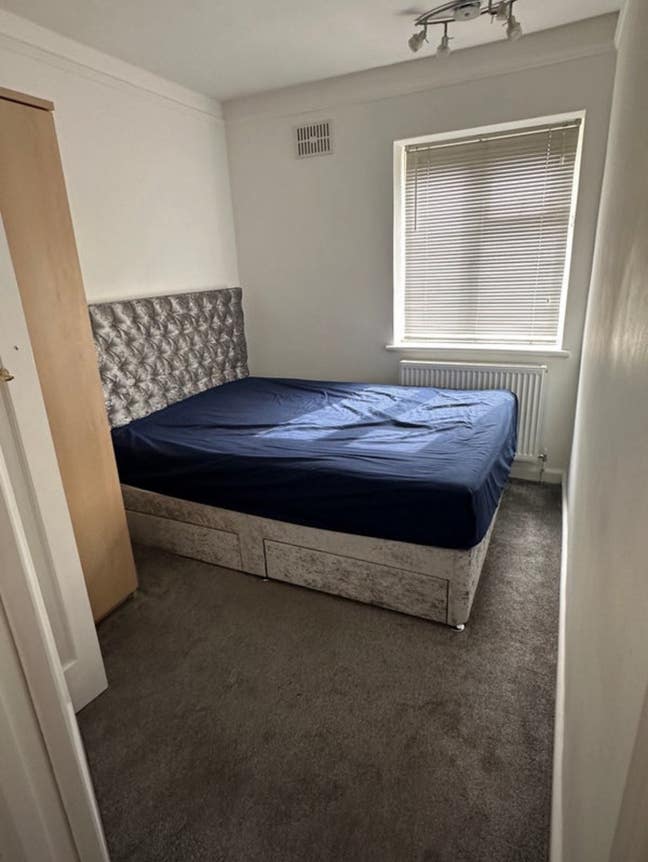 Room for rent  Main Photo