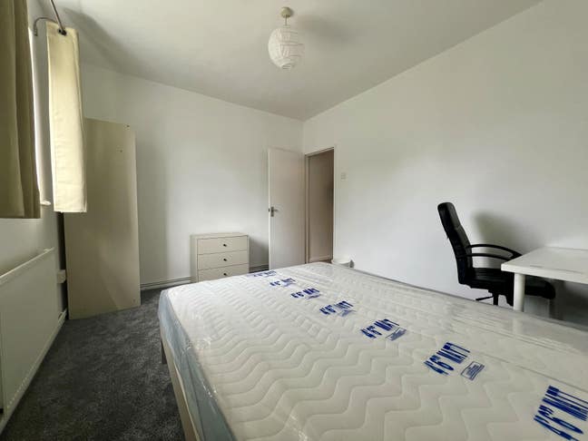 Amazing Double Room in Southfields  Main Photo