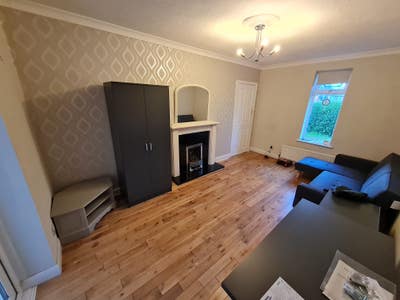Spacious Double room in NE4 area  Main Photo