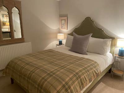 Luxurious En-Suite Double Bedroom  Main Photo