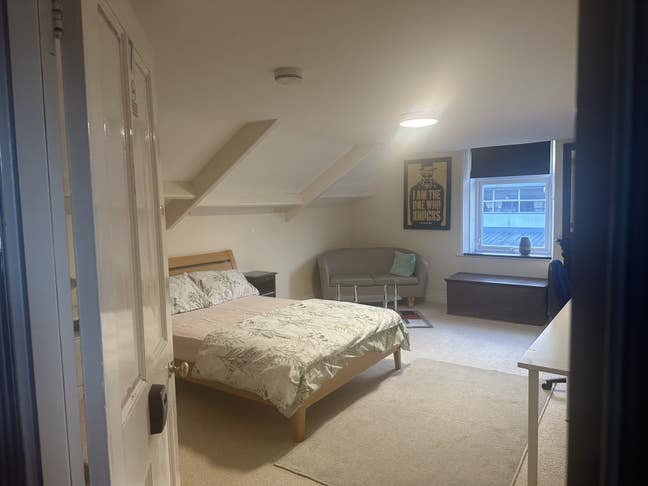 Student rooms  £84.00-£121.50 p/wk  close  to  STC Main Photo
