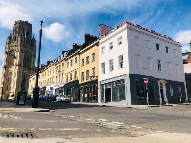 🏡 Grand Studio Apartment – 76 Park Street Main Photo