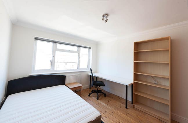 Large Room in Wimbledon - Near Station Main Photo
